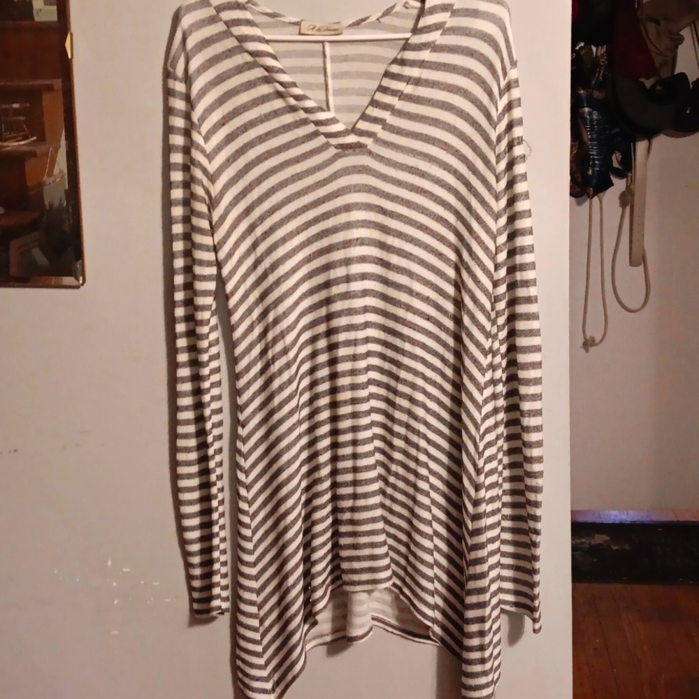 Woman's one size lightweight cream and grey Striped cover up. A la Tzarina